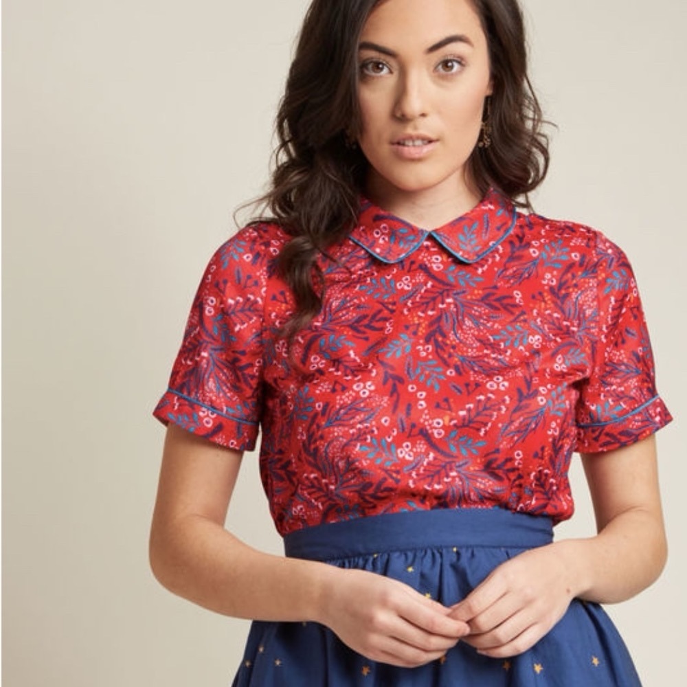 EUC ModCloth silky floral top with Peter Pan collar